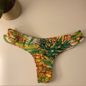 Brazilian midori pineapple bottoms